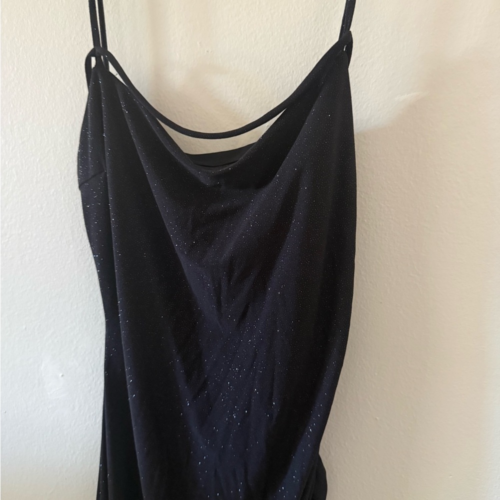 Elegant Black Evening Dress - Picture 2 of 4